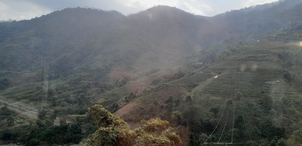 Không gian Lào Cai trong câu chuyện về Ruộng bậc thang Y Tý qua mùa nước và mùa vàng, góc nhìn 1